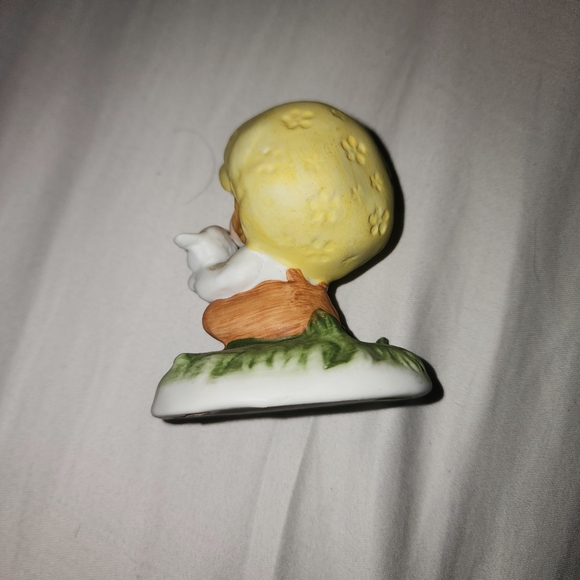 Porcelain Girl With Lamb - Picture 3 of 6